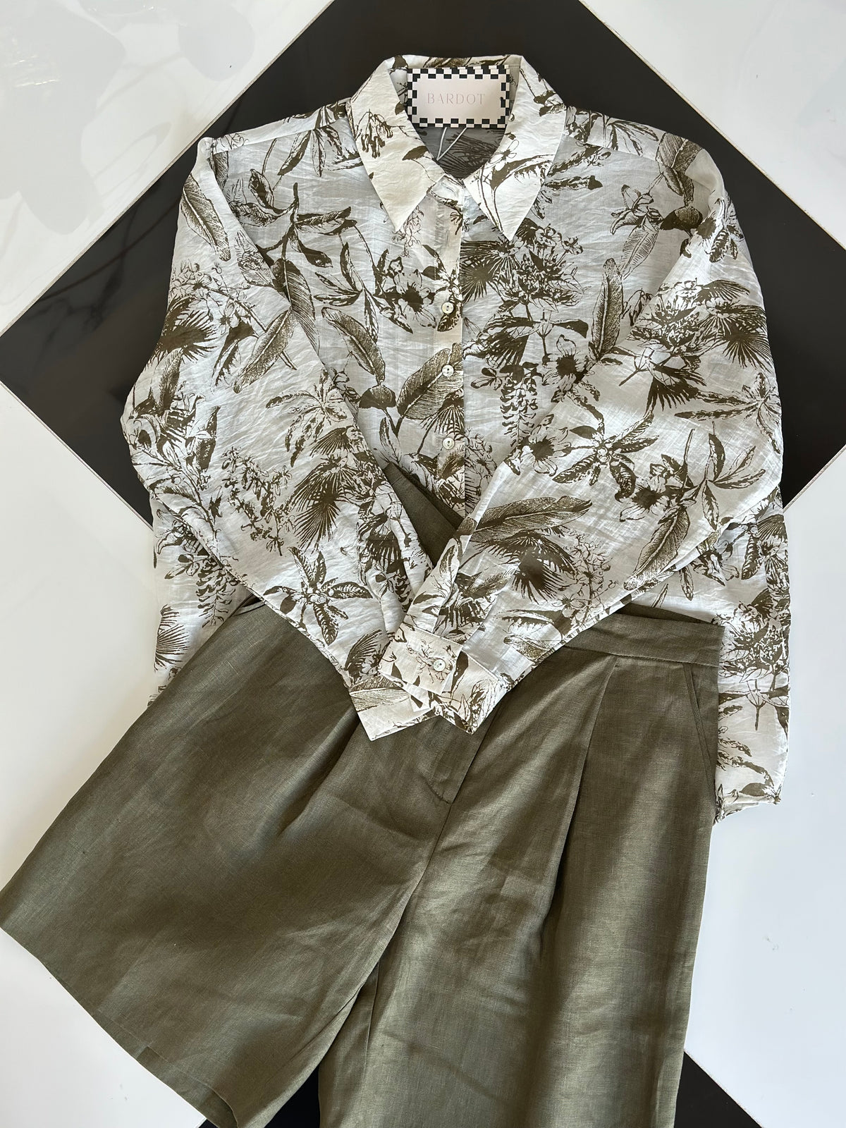 LANEY BERMUDA SHORT-FINAL SALE